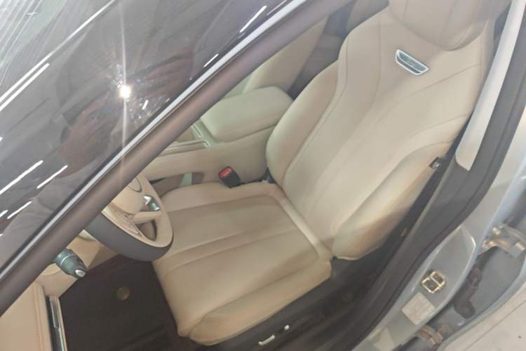 Used Wuling Bingo S 2025 Model 430km Flagship Edition Left Front Seat