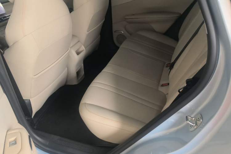 Used Wuling Bingo S 2025 Model 430km Flagship Edition Left Rear Seat