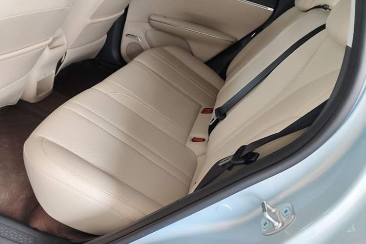 Used Wuling Bingo S 2025 Model 430km Flagship Edition Left Rear Seat