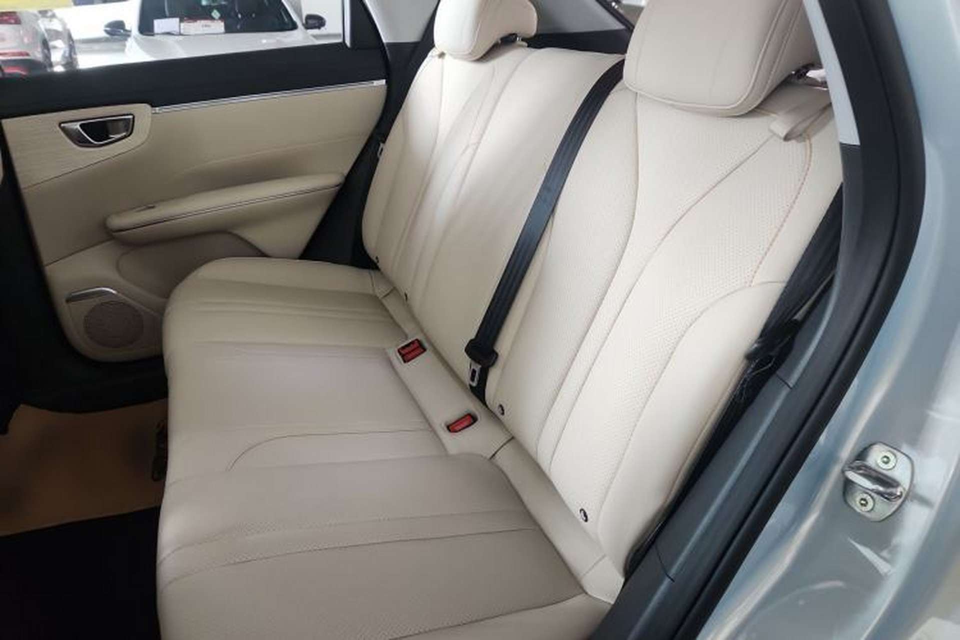 Used Wuling Bingo S 2025 Model 325km Deluxe Edition Left Rear Seat