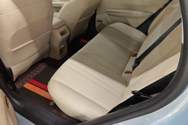 Used Wuling Bingo S 2025 Model 430km Flagship Edition Left Rear Seat