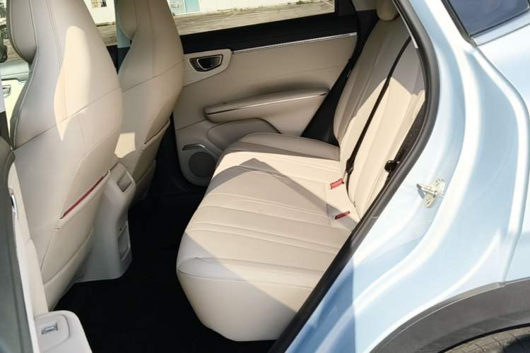 Used Wuling Bingo S 2025 Model 430km Flagship Edition Left Rear Seat