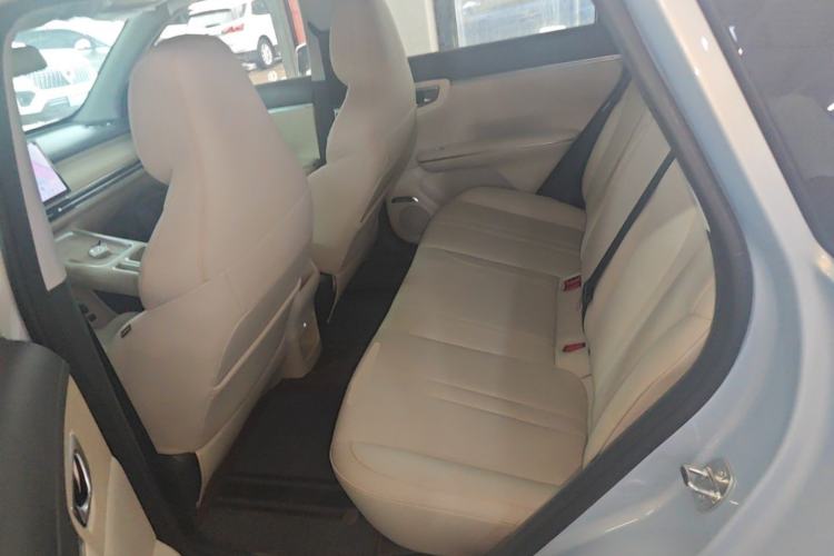 Used Wuling Bingo S 2025 Model 430km Flagship Edition Left Rear Seat