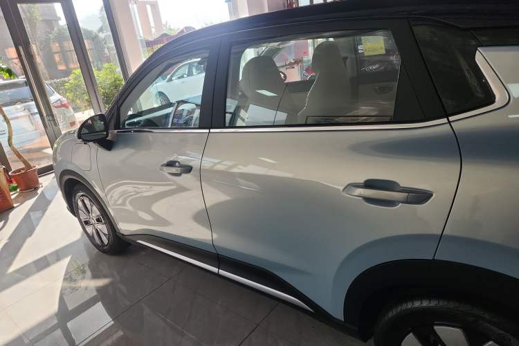 Used Wuling Bingo S 2025 Model 325km Deluxe Edition Left Side