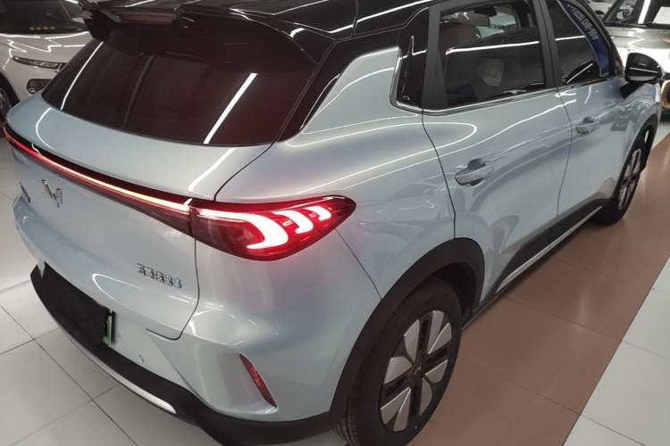Used Wuling Bingo S 2025 Model 325km Deluxe Edition Rear Right 45 Deg