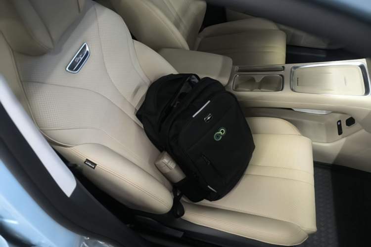 Used Wuling Bingo S 2025 Model 430km Flagship Edition Right Front Seat