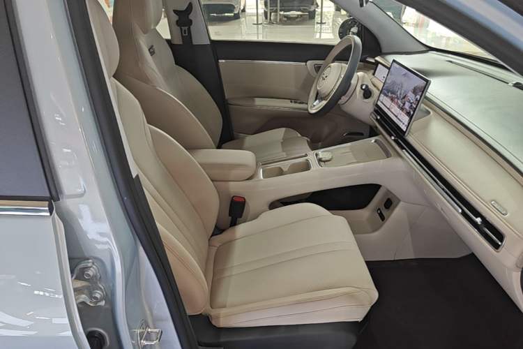Used Wuling Bingo S 2025 Model 430km Flagship Edition Right Front Seat