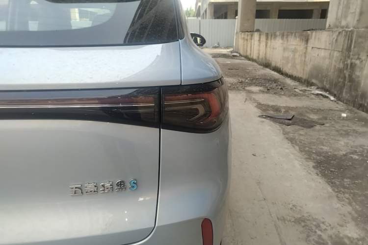 Used Wuling Bingo S 2025 Model 430km Flagship Edition Right Rear Taillight