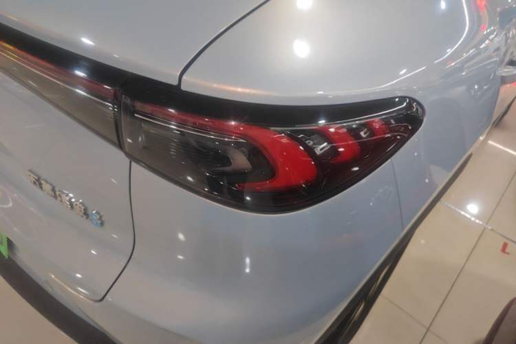 Used Wuling Bingo S 2025 Model 430km Flagship Edition Right Rear Taillight