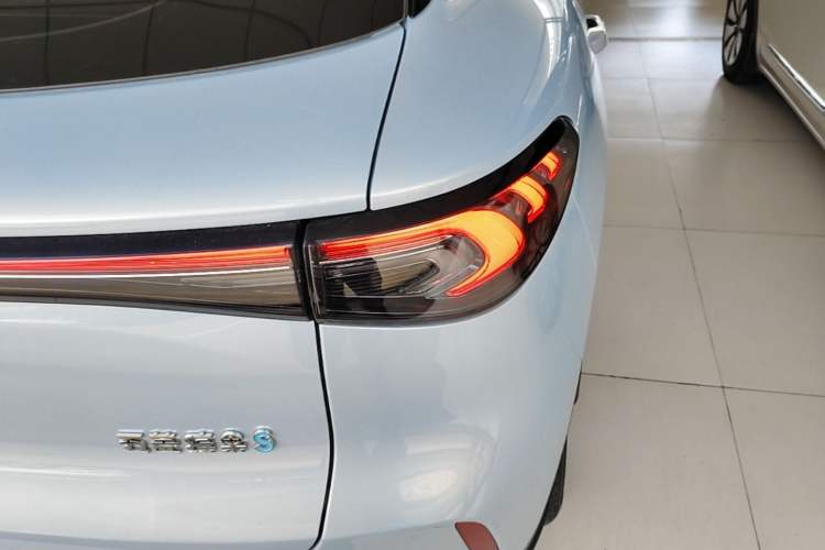 Used Wuling Bingo S 2025 Model 430km Flagship Edition Right Rear Taillight