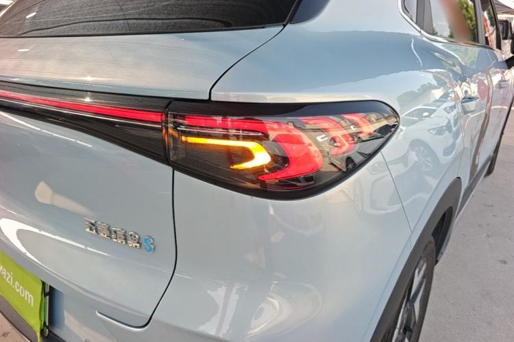 Used Wuling Bingo S 2025 Model 430km Flagship Edition Right Rear Taillight