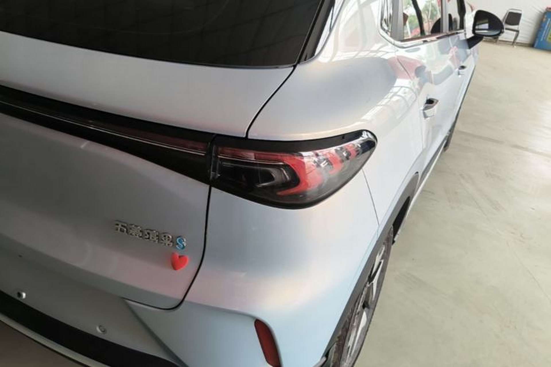 Used Wuling Bingo S 2025 Model 325km Flagship Edition Right Rear Taillight