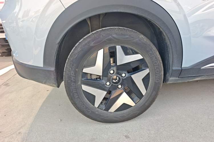 Used Wuling Bingo S 2025 Model 430km Flagship Edition Right Rear Wheel Hub