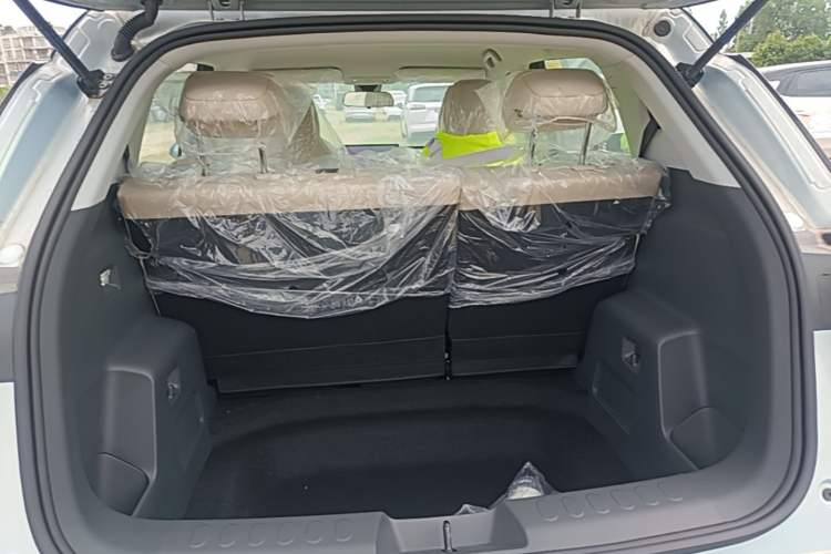 Used Wuling Bingo S 2025 Model 325km Flagship Edition Trunk