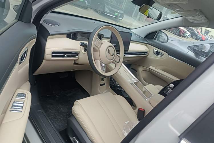 Used Wuling Bingo S 2025 Model 325km Flagship Edition Left Front Seat