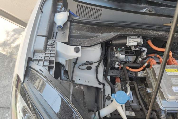 Used Wuling Bingo S 2025 Model 430km Flagship Edition Engine Bay Right