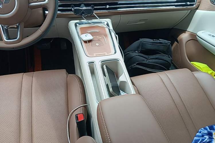Used Wuling Bingo S 2025 Model 430km Deluxe Edition Gear Lever