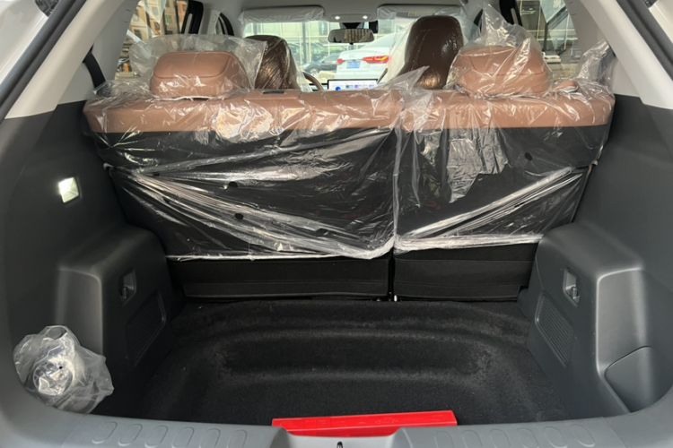 Used Wuling Bingo S 2025 Model 325km Deluxe Edition Interior 5