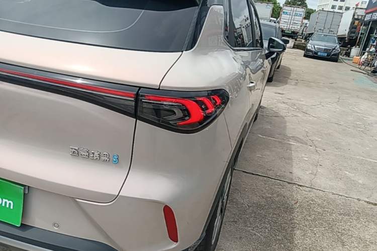 Used Wuling Bingo S 2025 Model 430km Deluxe Edition Right Rear Taillight