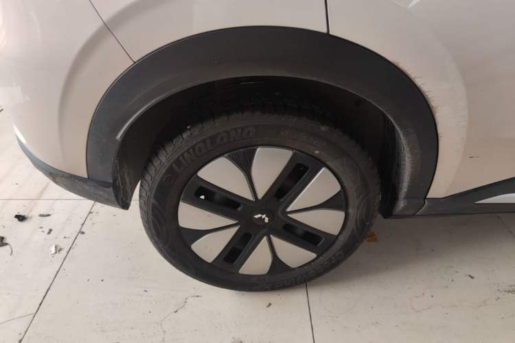 Used Wuling Bingo S 2025 Model 430km Deluxe Edition Right Rear Wheel Hub