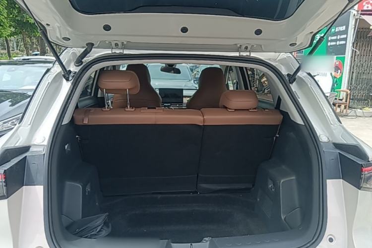 Used Wuling Bingo S 2025 Model 430km Deluxe Edition Trunk