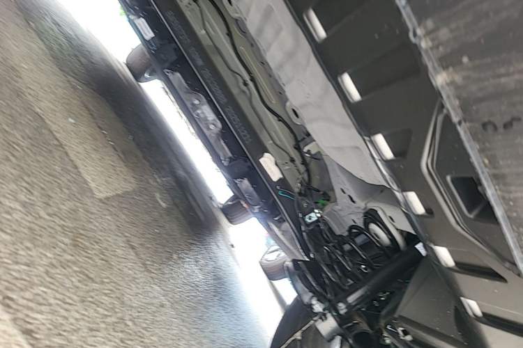 Used Wuling Bingo S 2025 Model 325km Flagship Edition Chassis Rear