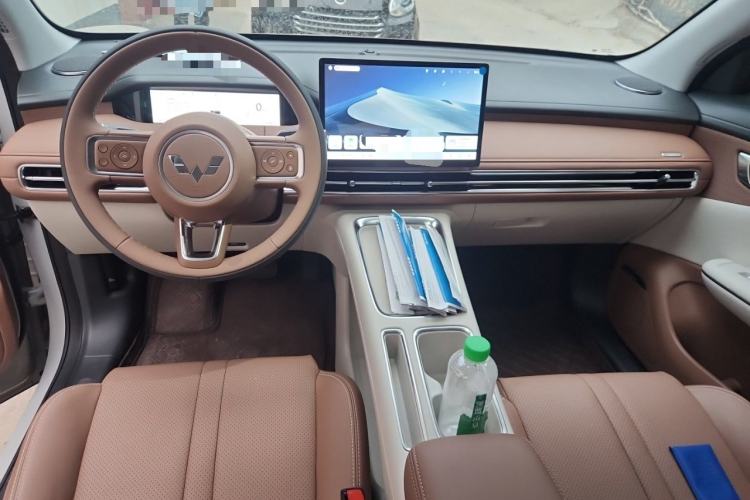 Used Wuling Bingo S 2025 Model 325km Deluxe Edition Center Console
