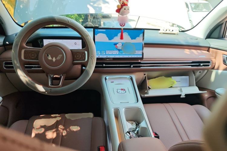 Used Wuling Bingo S 2025 Model 325km Deluxe Edition Center Console
