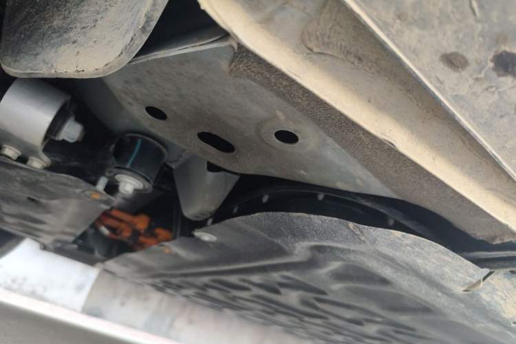 Used Wuling Bingo S 2025 Model 325km Deluxe Edition Chassis Front Left