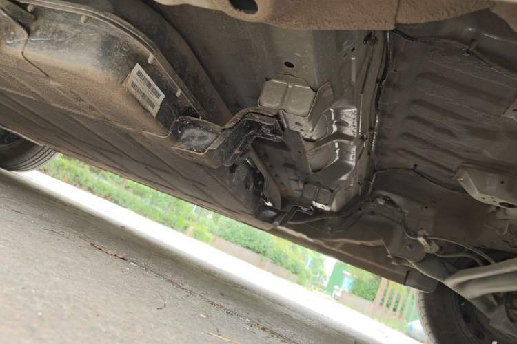 Used Wuling Bingo S 2025 Model 325km Deluxe Edition Chassis Rear Left