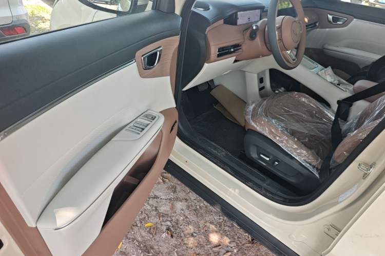 Used Wuling Bingo S 2025 Model 325km Flagship Edition Driver Seat