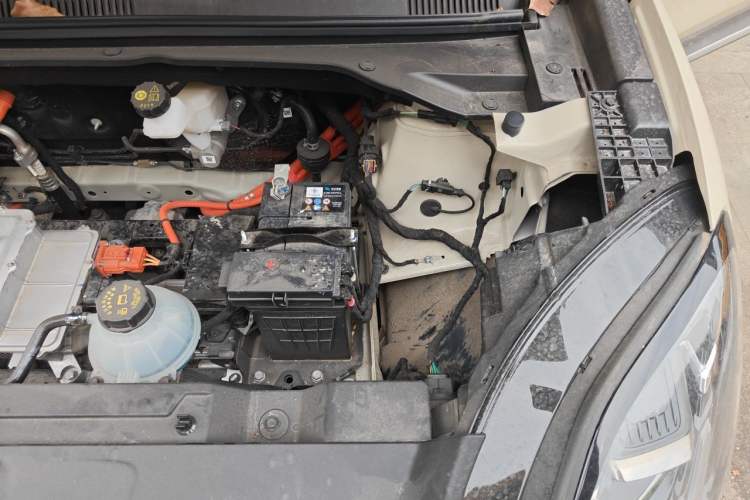 Used Wuling Bingo S 2025 Model 325km Deluxe Edition Engine Bay Left