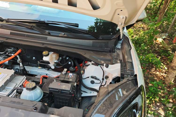 Used Wuling Bingo S 2025 Model 325km Deluxe Edition Engine Bay Left