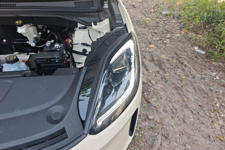 Used Wuling Bingo S 2025 Model 325km Flagship Edition Engine Bay Left
