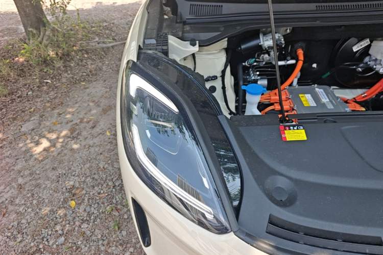 Used Wuling Bingo S 2025 Model 325km Flagship Edition Engine Bay Right