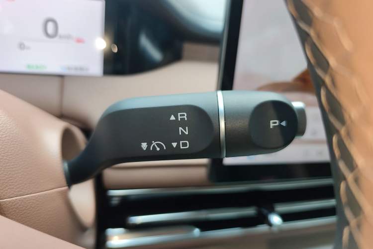 Used Wuling Bingo S 2025 Model 430km Deluxe Edition Gear Lever