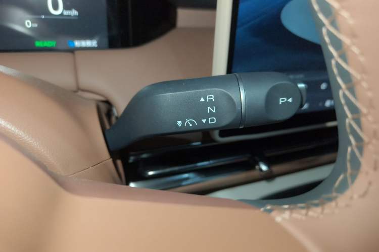 Used Wuling Bingo S 2025 Model 325km Flagship Edition Gear Lever