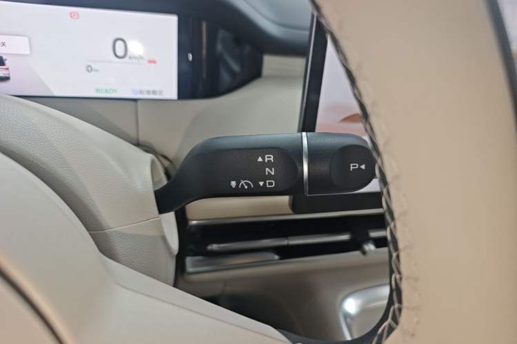 Used Wuling Bingo S 2025 Model 430km Flagship Edition Gear Lever