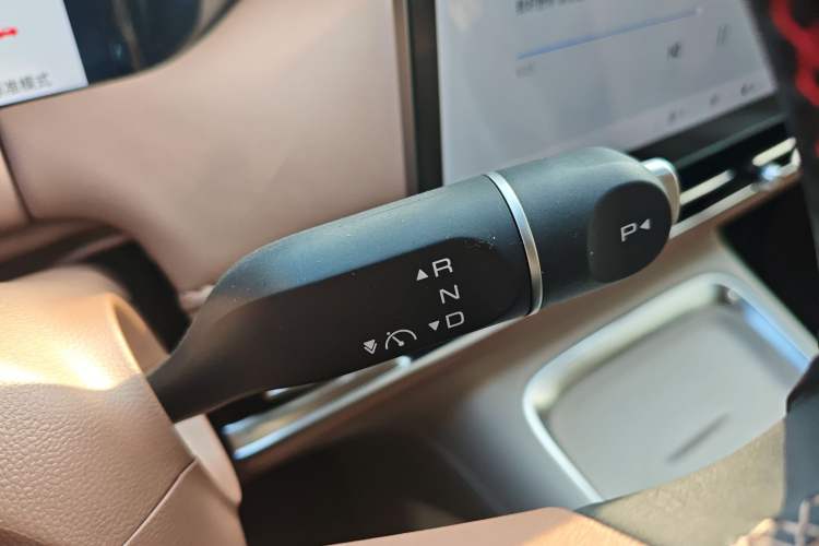 Used Wuling Bingo S 2025 Model 325km Deluxe Edition Gear Lever