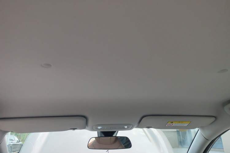 Used Wuling Bingo S 2025 Model 430km Deluxe Edition Headliner