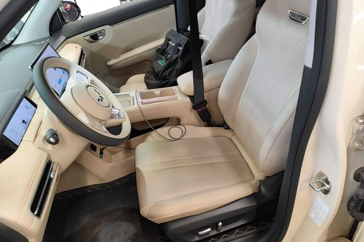 Used Wuling Bingo S 2025 Model 430km Flagship Edition Left Front Seat