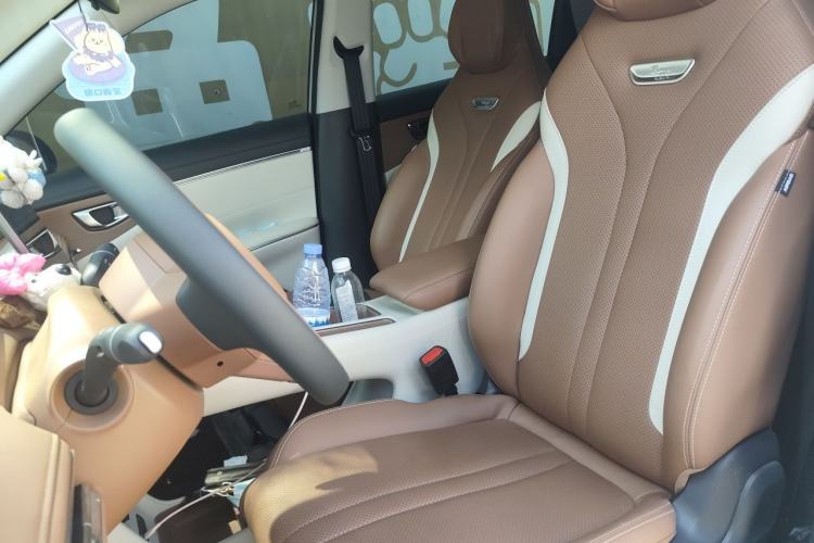 Used Wuling Bingo S 2025 Model 325km Deluxe Edition Left Front Seat