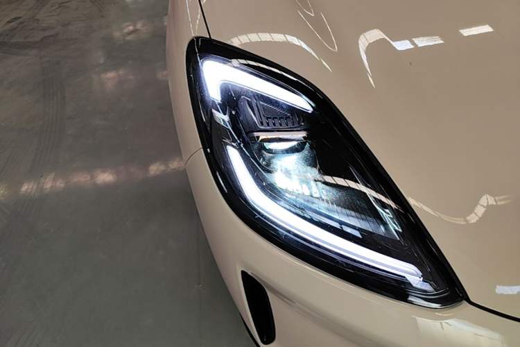 Used Wuling Bingo S 2025 Model 430km Flagship Edition Right Front Headlight