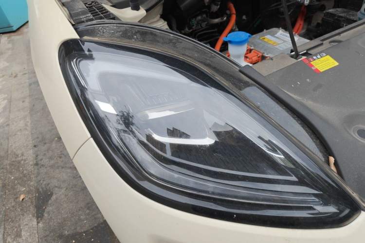 Used Wuling Bingo S 2025 Model 325km Deluxe Edition Right Front Headlight