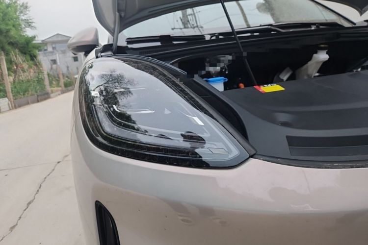 Used Wuling Bingo S 2025 Model 325km Deluxe Edition Right Front Headlight