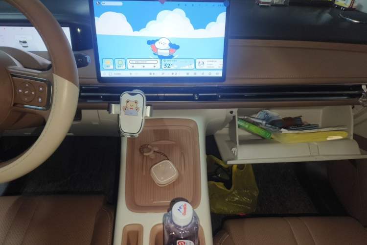 Used Wuling Bingo S 2025 Model 325km Deluxe Edition Audio And AC Panel