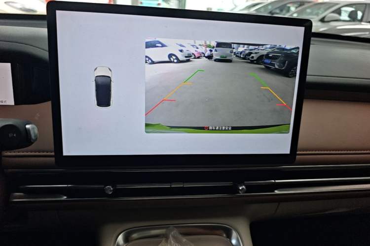 Used Wuling Bingo S 2025 Model 325km Deluxe Edition Audio And AC Panel