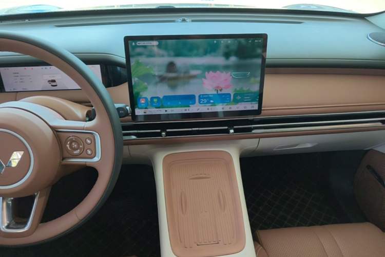 Used Wuling Bingo S 2025 Model 325km Deluxe Edition Audio And AC Panel