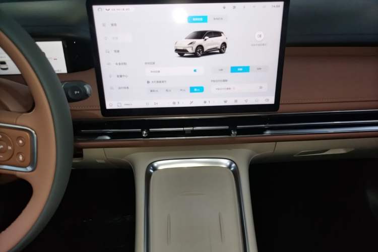 Used Wuling Bingo S 2025 Model 325km Deluxe Edition Audio And AC Panel