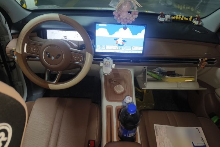 Used Wuling Bingo S 2025 Model 325km Deluxe Edition Center Console
